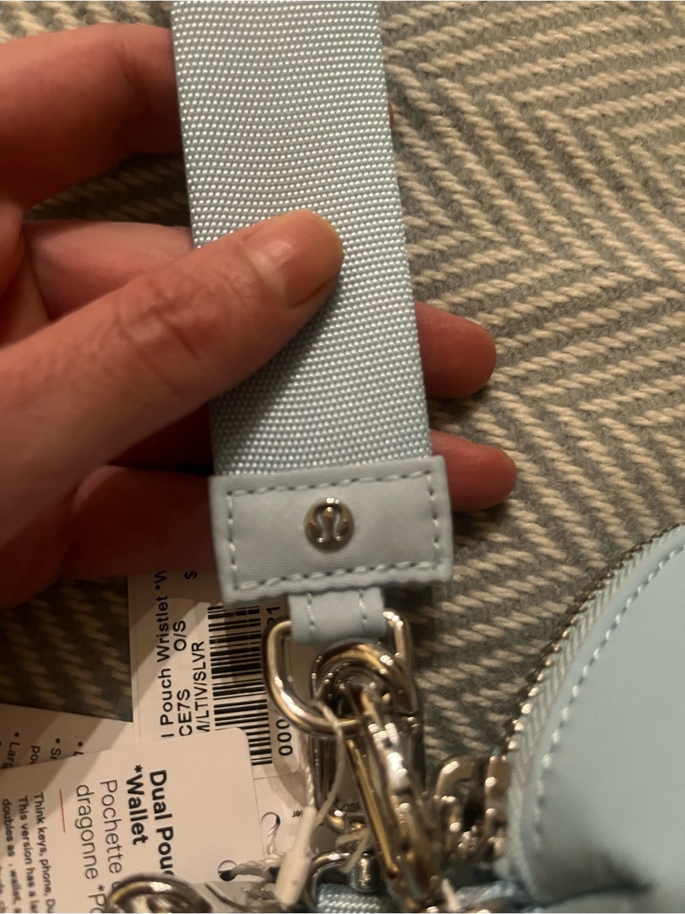 NWT: $58 LULULEMON Dual Pouch Wristlet — Foam Cloud, Light Ivory, Silver - Picture 3 of 9